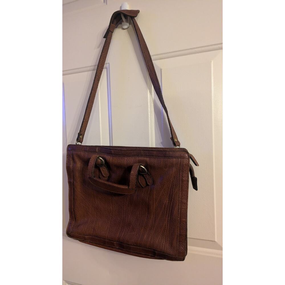 Vintage brown leather messenger bag by Diana. Two separate zip compartments, - Picture 3 of 13